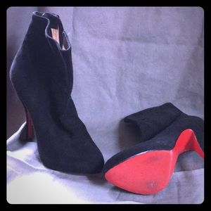 Christian louboutin suede short boot